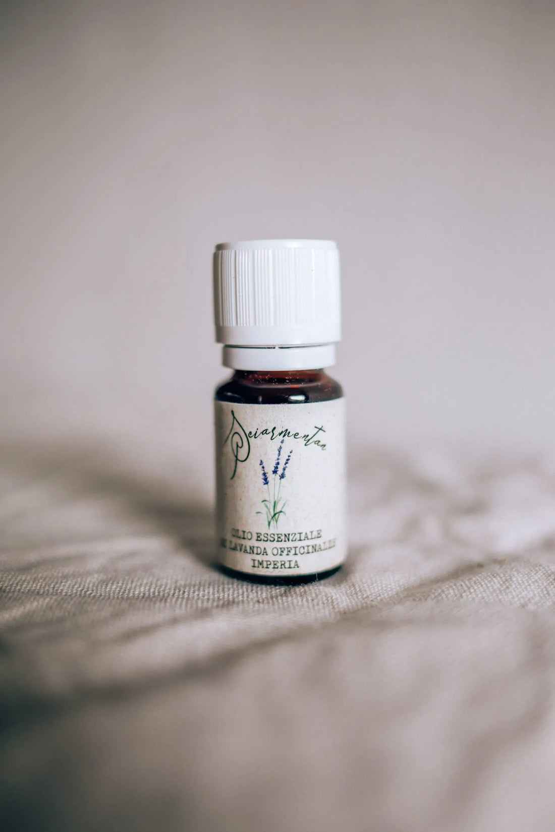 OLIO ESSENZIALE BIOLOGICO DI LAVANDA OFFICINALIS “IMPERIA” DETTA “SCIARMENTAN” – FORMATO DOSATORE GOCCIA-GOCCIA